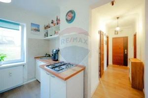 De vânzare apartament cu 2 camere, parter, parcare inclusă, central - imagine 3