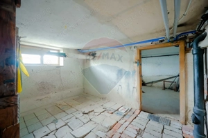 De vânzare apartament cu 2 camere, parter, parcare inclusă, central - imagine 8