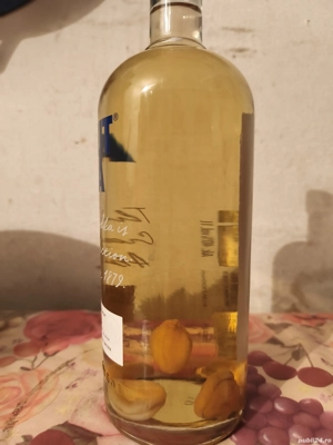  Vand palinca de caise             