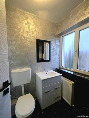 De vanzare apartament cu 4 camere, zona Pietei, complet renovat, 76.490 euro