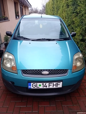ford fiesta 1.3  pe lant 