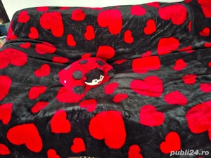 Patura  rosie cu oerna  fantesy 2.00 2.20 m