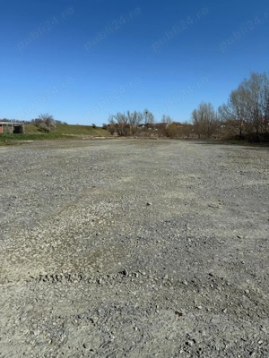 Închiriez parcare la întrare în Sagu.