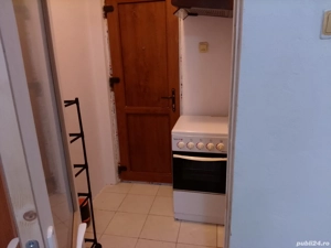 Închiriez cameră nefamiliști zona Vasile Aron pentru o fată modestă și serioasă. 120  - imagine 2