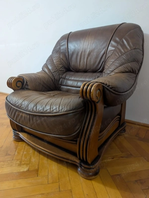 Vând canapea și 2 fotolii 