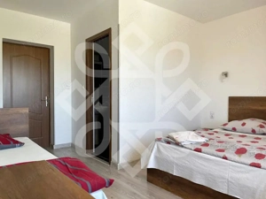 Pensiune cu 7 camere de vanzare in Baile 1 Mai - imagine 11