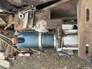 Vând 2 pompe hidraulice cu acționare pe aer pentru semiremorcă 