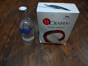 Vând 5 litri pălincă din struguri+vin cadou!