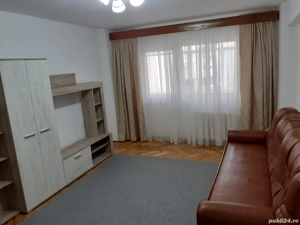 Închiriez apartament 