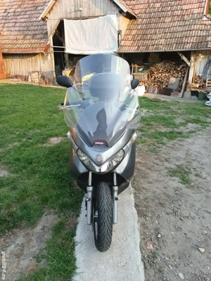 Suzuki Burgman 400 și 200 cc - imagine 2