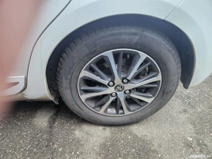 Toyota Yaris Hibrid 2019 - imagine 8