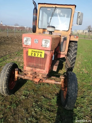 Vand tractor U650 cu plug arat!