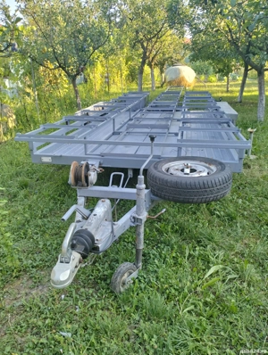 Vând remorca apicola