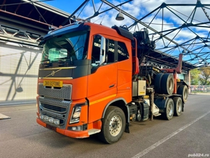 Vând camion forestier 