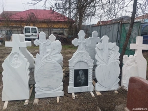 monumente funerare - imagine 3