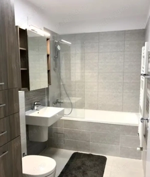 Centru ofer chirie apartament cu 2 camere decomandate