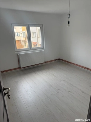 apartament 2 camere,  decomandat,  etajul 1, zona Mal - imagine 6