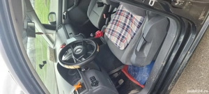 Turan  2005  2.l diesel - imagine 2