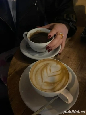 întâlniri la o cafea 