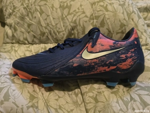 Vând ghete de fotbal 