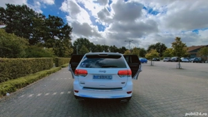 Vând Jeep Grand Cheroke summit 