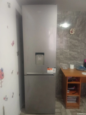 vând combina frigorifica beko