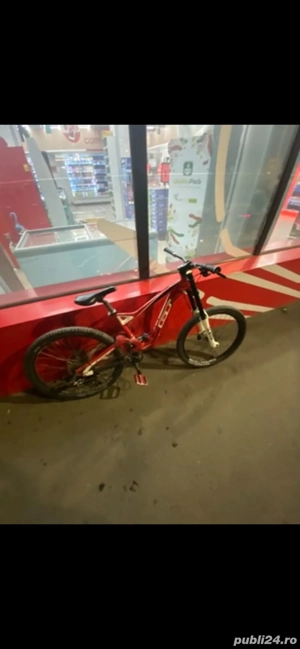 bicicleta downhill GT