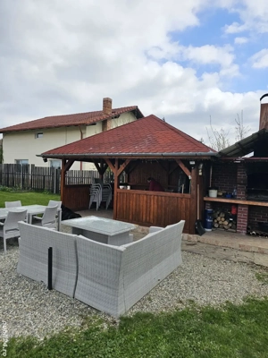 Cabana cu ciubar in zona Tocile (Sadu) - imagine 6