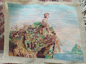 Vând goblen Fata pe stâncă 