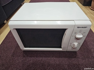 Vând Cuptor cu Microunde Sharp 800w, 20 Litri, În Stare Foarte Bună