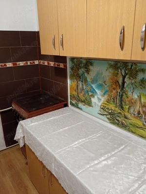 Vând garsonieră 12m2 gară,baie ,hol, cameră,preț negociabil 14.500 euro  - imagine 3