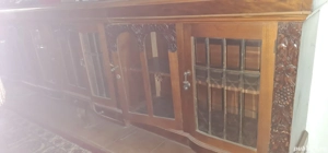 Mobilă din lemn masiv