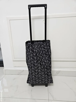 carucior de mers la piata NOU