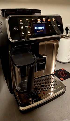 Espressor automat Philips LatteGo Seria 5400