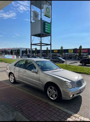 Vând Mercedes-benz anul 2002 