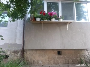 vând sau schimb apartament cu 2 camere 