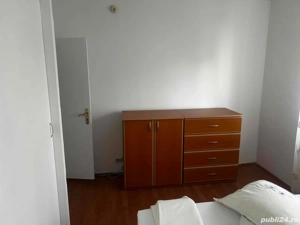 Închiriez apartament cu 3 camere  - imagine 2