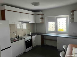 Închiriez apartament cu 3 camere 