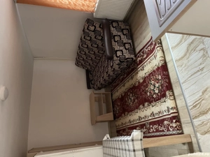 Închiriez o cameră cu baie