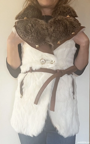 Vesta din blana naturala de iepure alb