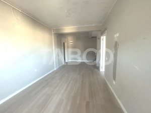 Apartament spatios 4 camere 2 bai 2 balcone si parcare  zona Turnisor