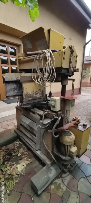 Vibropresa Fixă pentru bolțari, pavele, borduri 