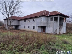  Cladire Multifunctionala, situata în Arcani, Sat.Arcani