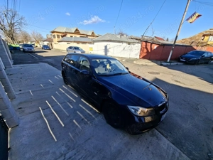 Bmw 320 an 2008 panoramica