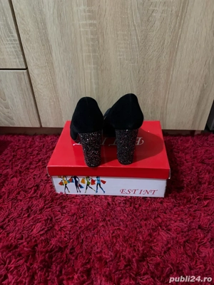 pantofi marimea 37 