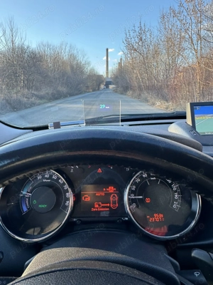 Peugeot 3008 2.0 hybrid4 200 cp - imagine 3