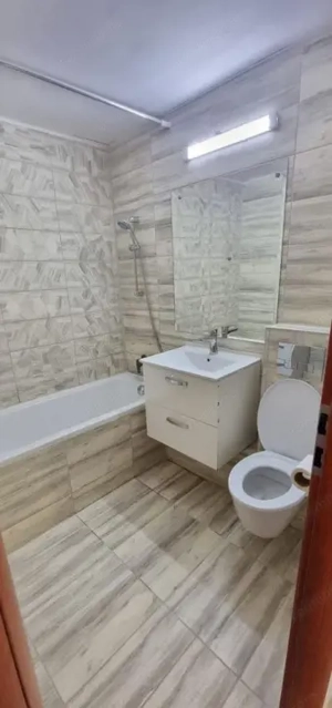 Închiriere 2 camere Teiul Doamnei, bloc anvelopat, 2 balcoane