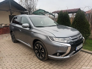 Mitsubishi Outlander PHEV Plus 4WD