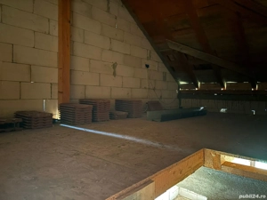 Vand casa la rosu cu tamplarie PVC - imagine 9