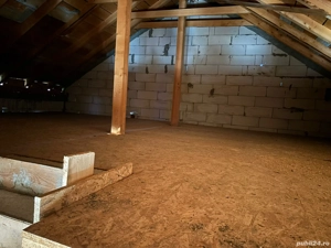 Vand casa la rosu cu tamplarie PVC - imagine 7